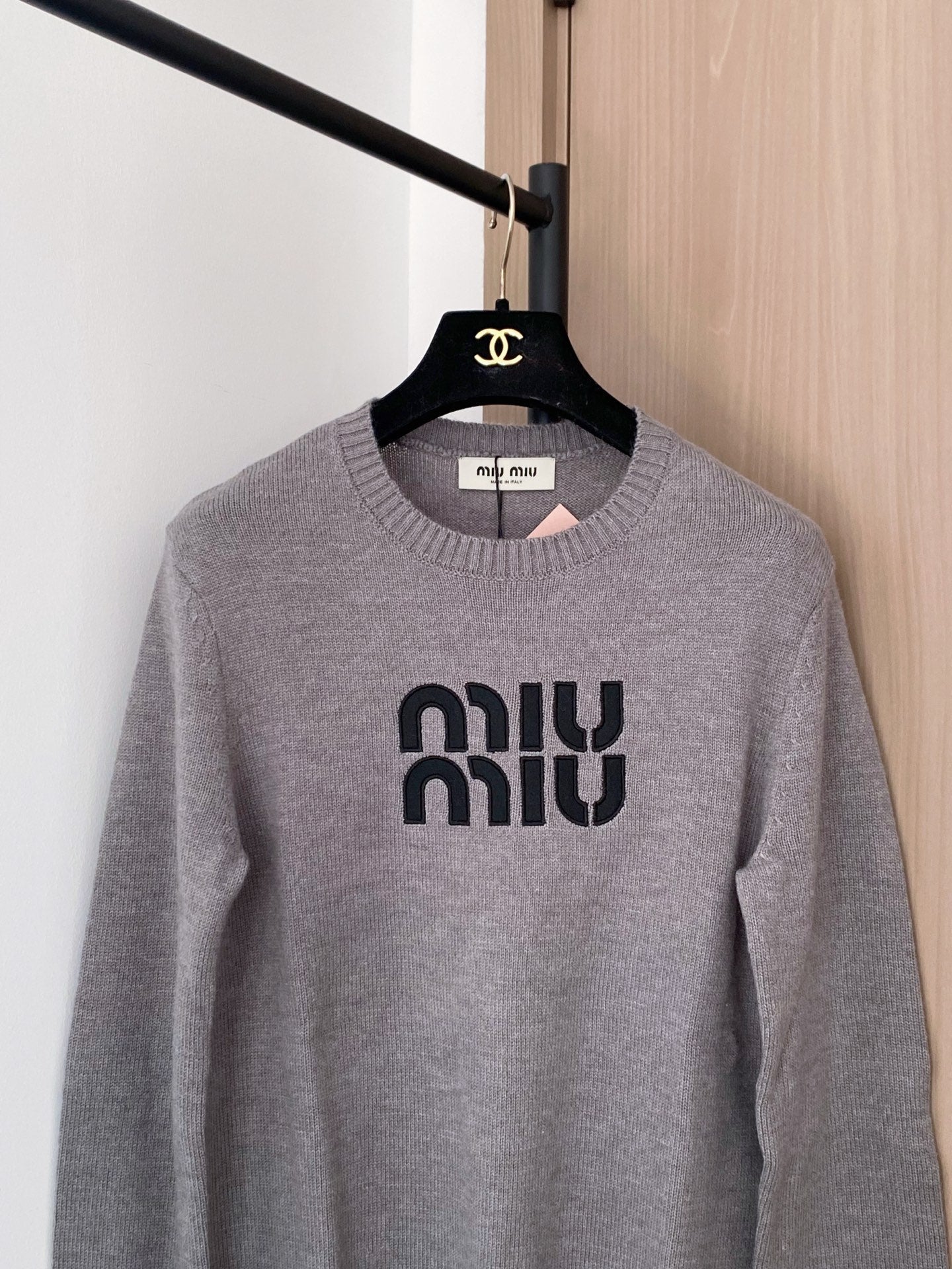 MIUMIU SWEATER STYLE 706
