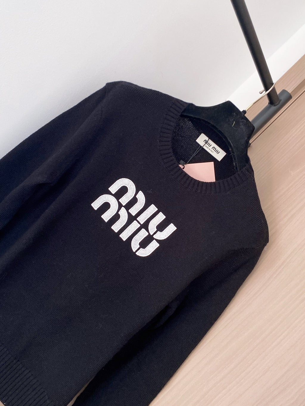 MIUMIU SWEATER STYLE 705