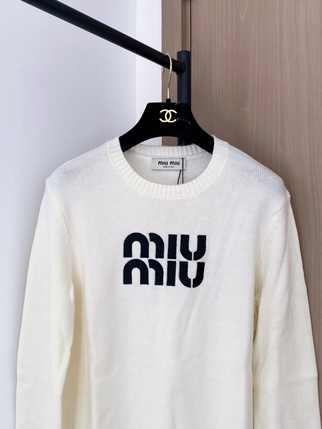 MIUMIU SWEATER STYLE 704