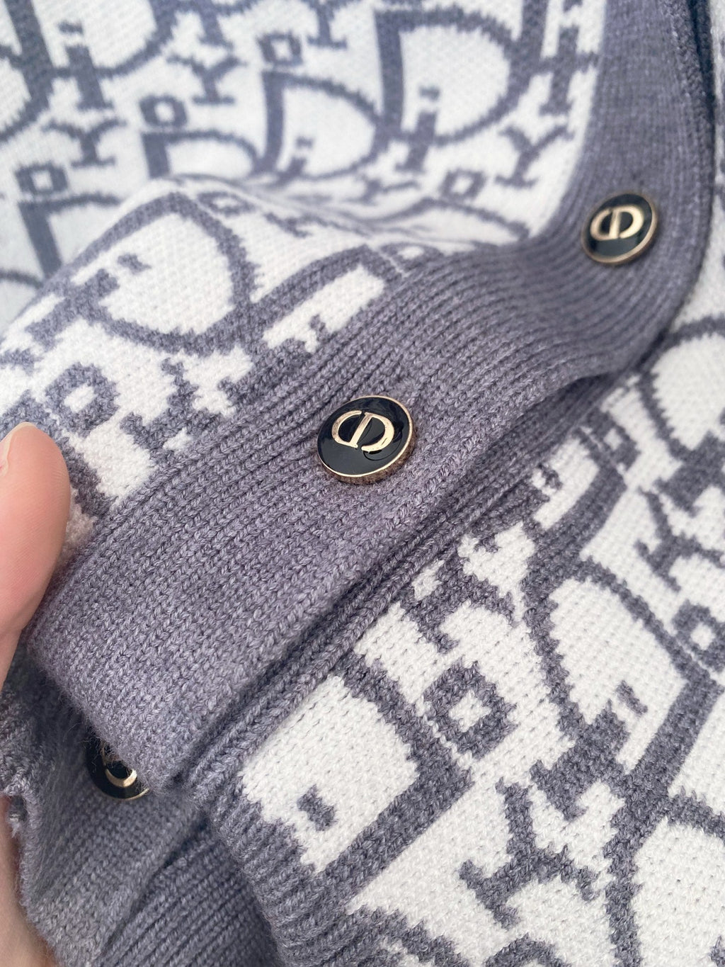 DIOR 25S CARDIGAN 692