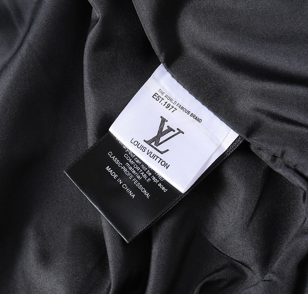 LOUIS VUITTON LV BLACK JACKET 239170