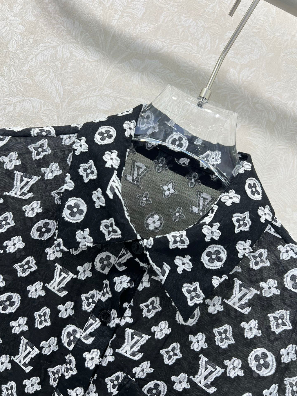 LOUIS VUITTON LV SLEEVELESS TOP WITH SCALLOPED LACE HEM 263195