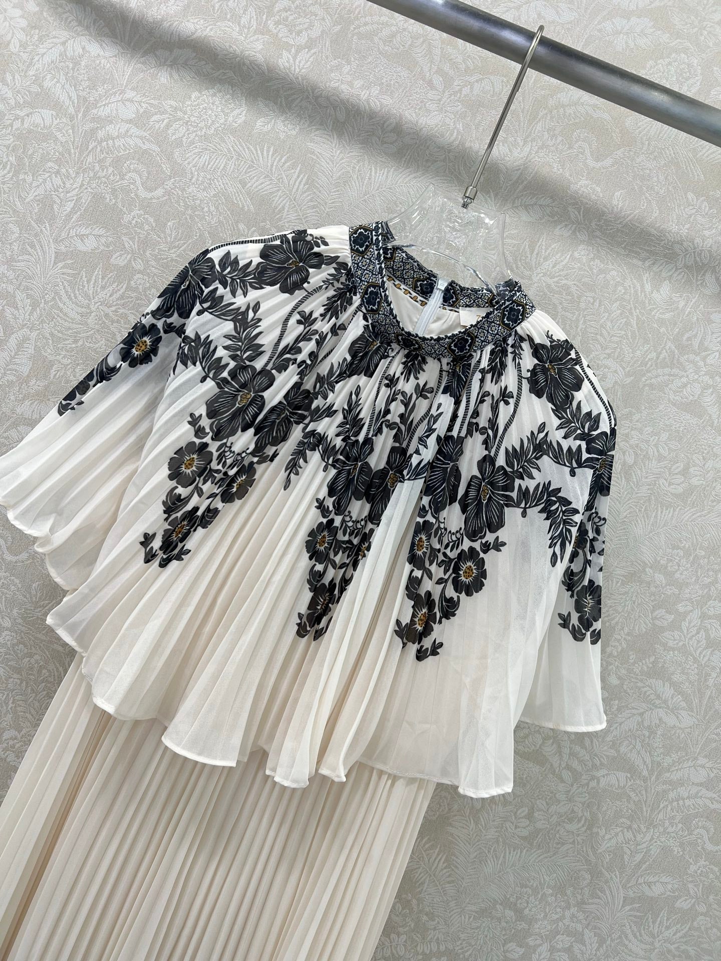 ZIMMER LACE OVERLAY DRESS WITH SMALL STAND COLLAR 269305