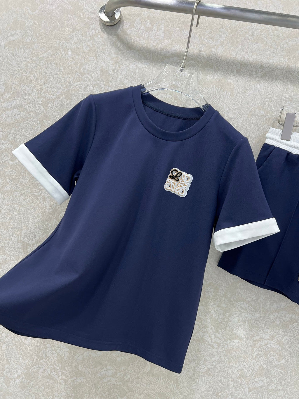 LOEWE SHORT-SLEEVE T-SHIRT AND SHORTS SET 275218