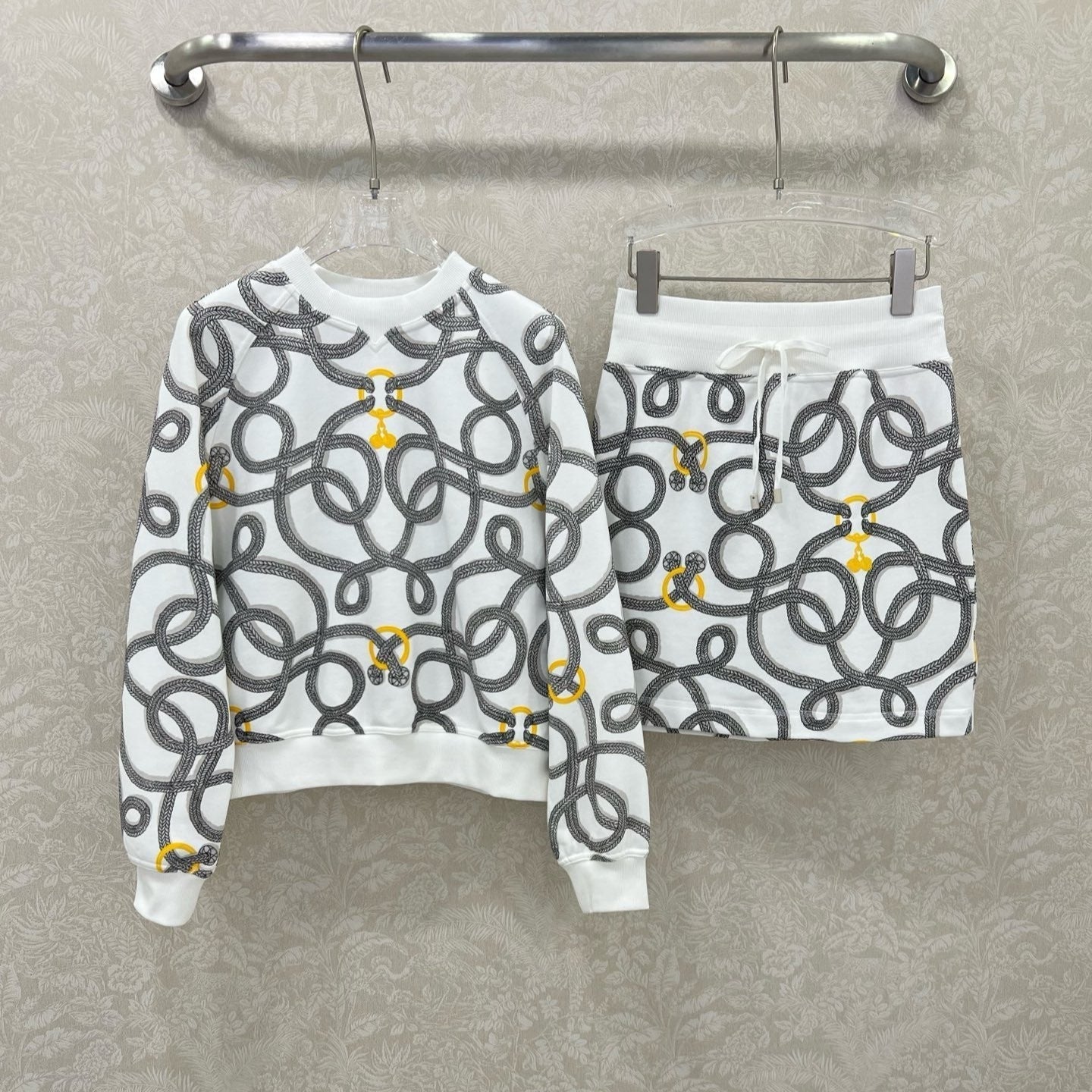 HERMES HERMES PRINTED SWEATSHIRT AND SKIRT SET 275203