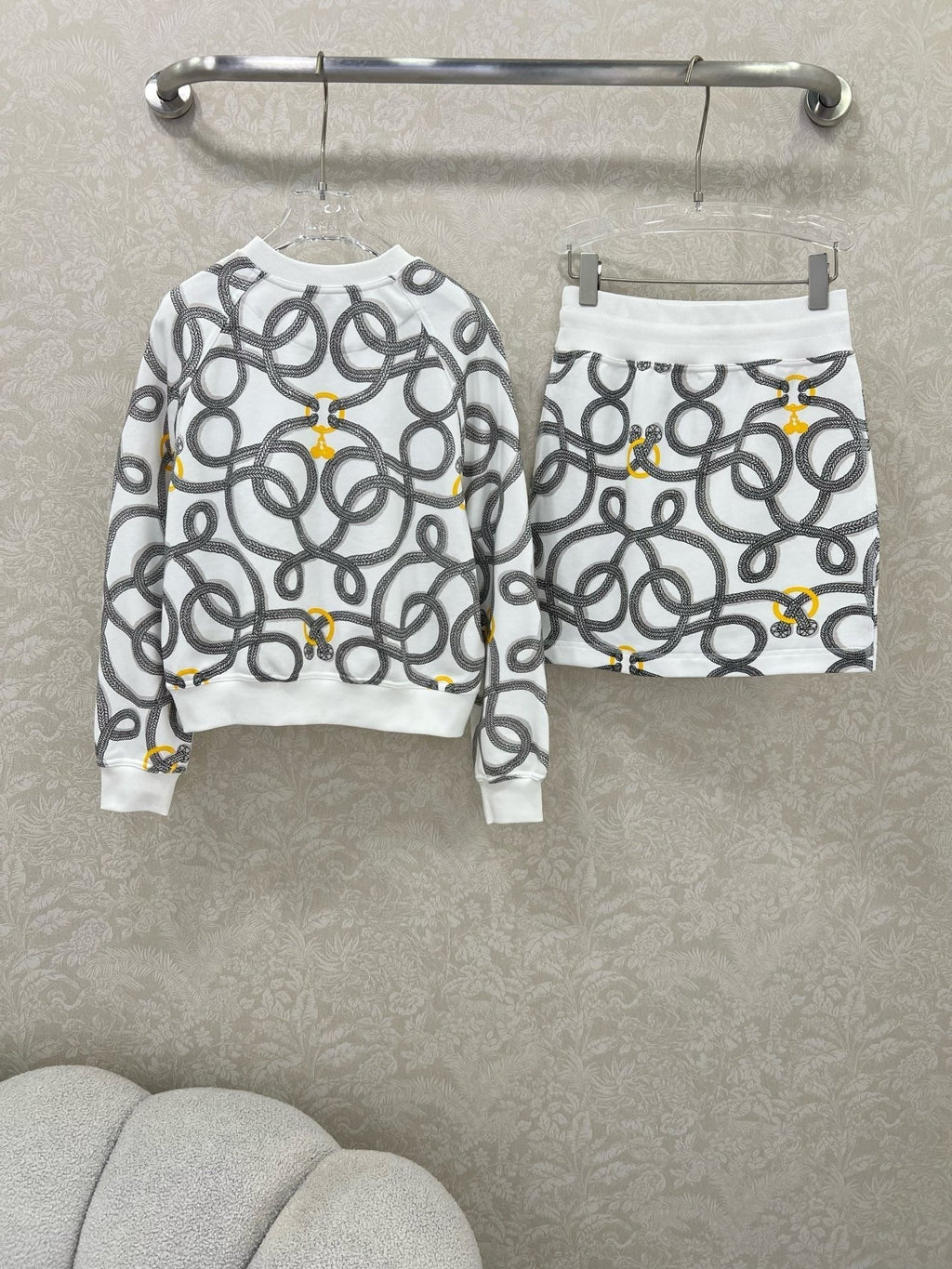HERMES HERMES PRINTED SWEATSHIRT AND SKIRT SET 275203