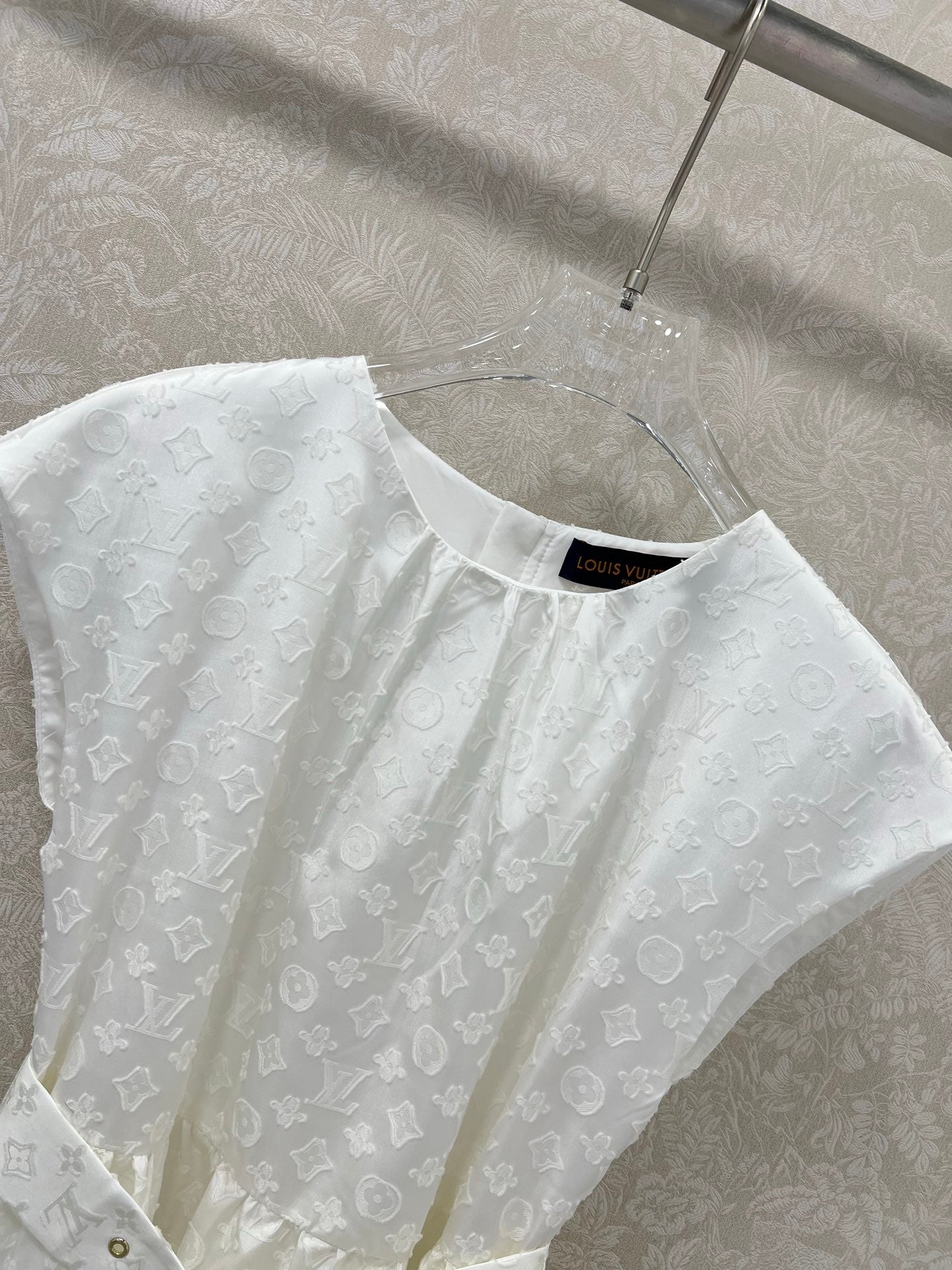 LOUIS VUITTON LV WHITE SLEEVELESS DRESS WITH BELT 269224