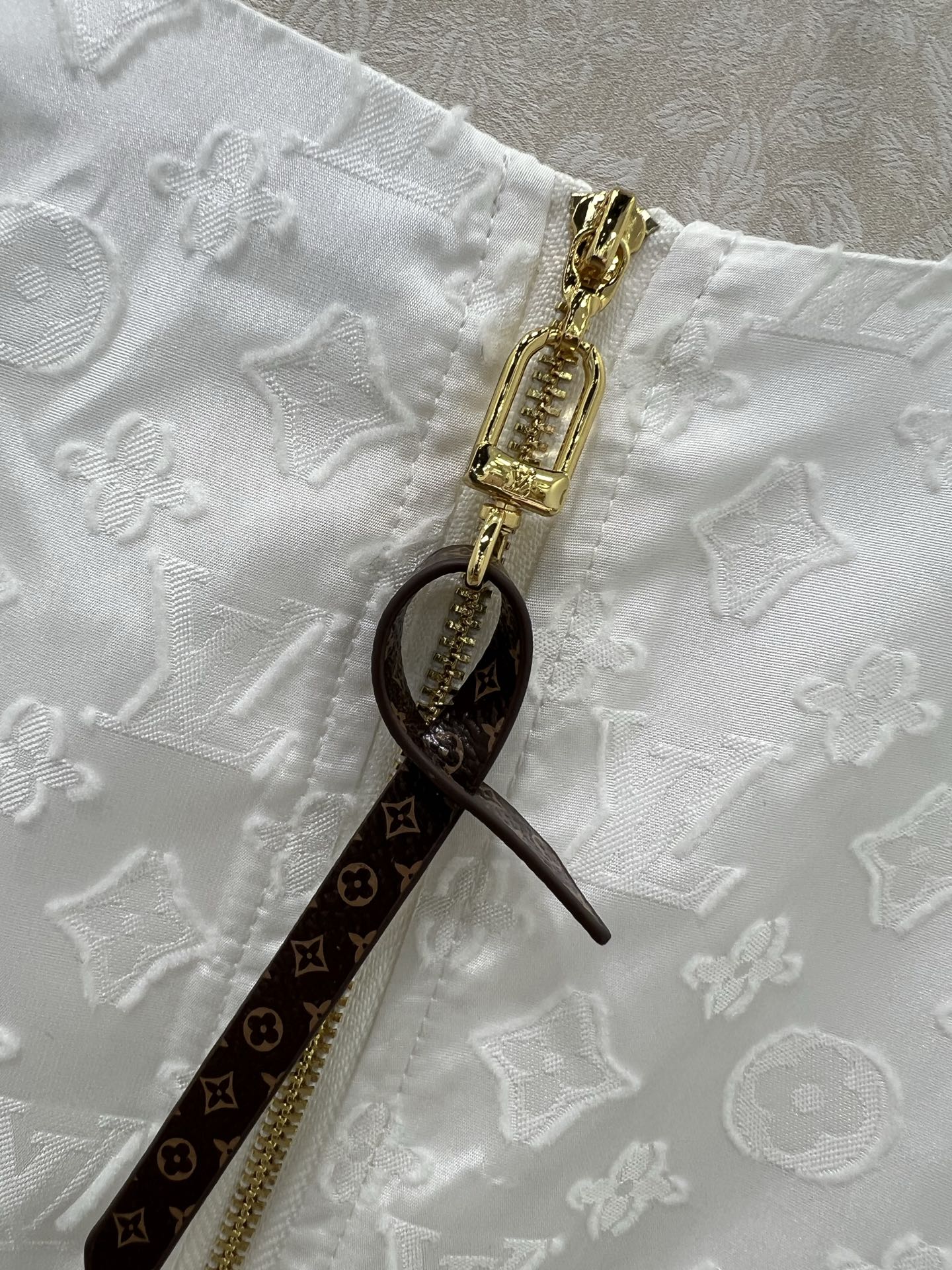 LOUIS VUITTON LV WHITE SLEEVELESS DRESS WITH BELT 269224