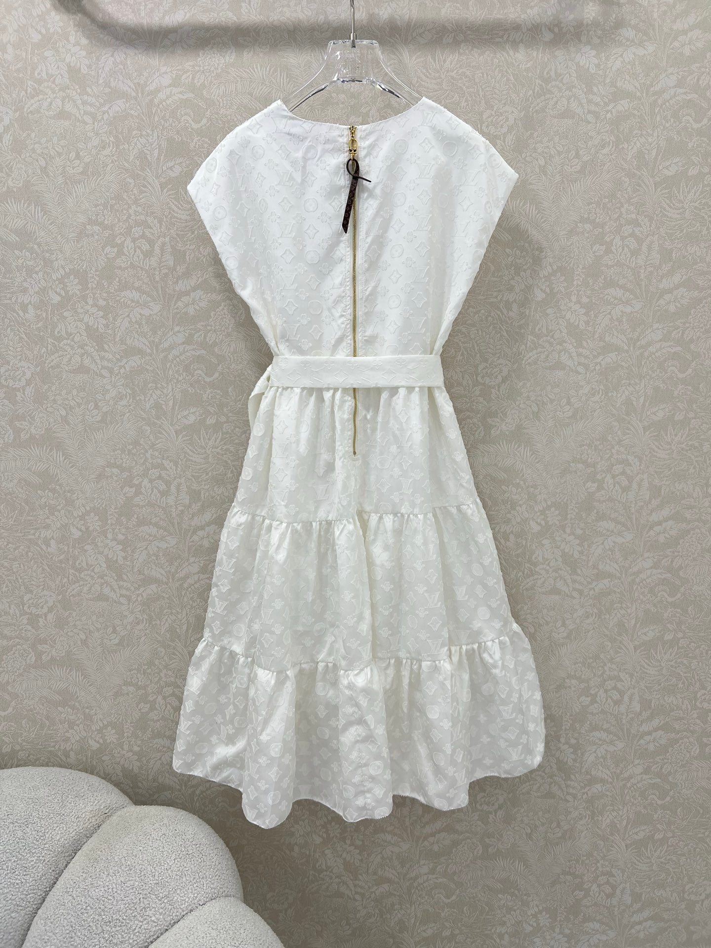 LOUIS VUITTON LV WHITE SLEEVELESS DRESS WITH BELT 269224