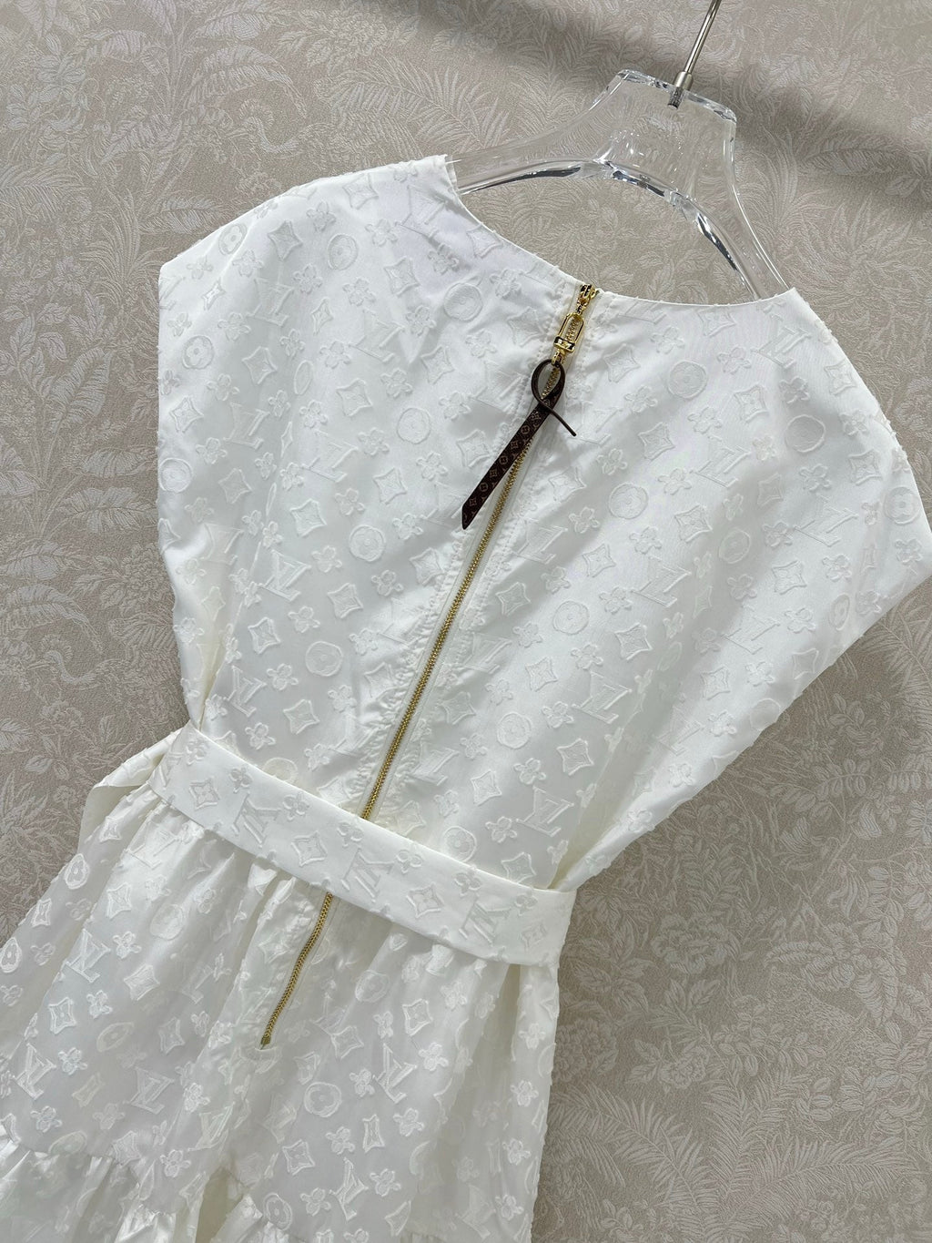 LOUIS VUITTON LV WHITE SLEEVELESS DRESS WITH BELT 269224