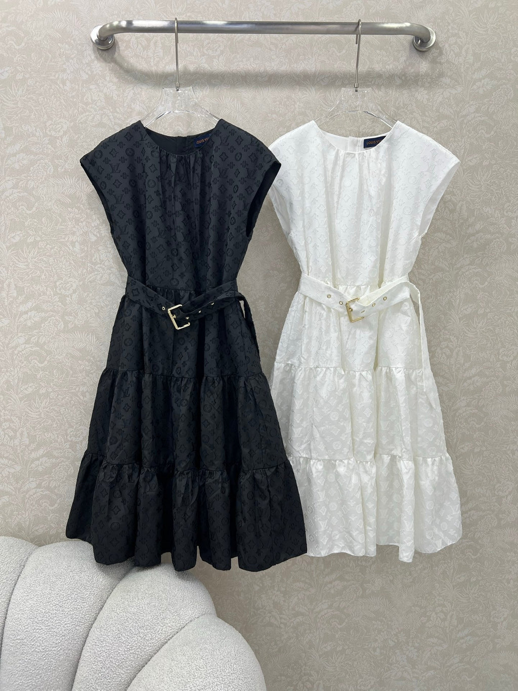 LOUIS VUITTON LV WHITE SLEEVELESS DRESS WITH BELT 269224