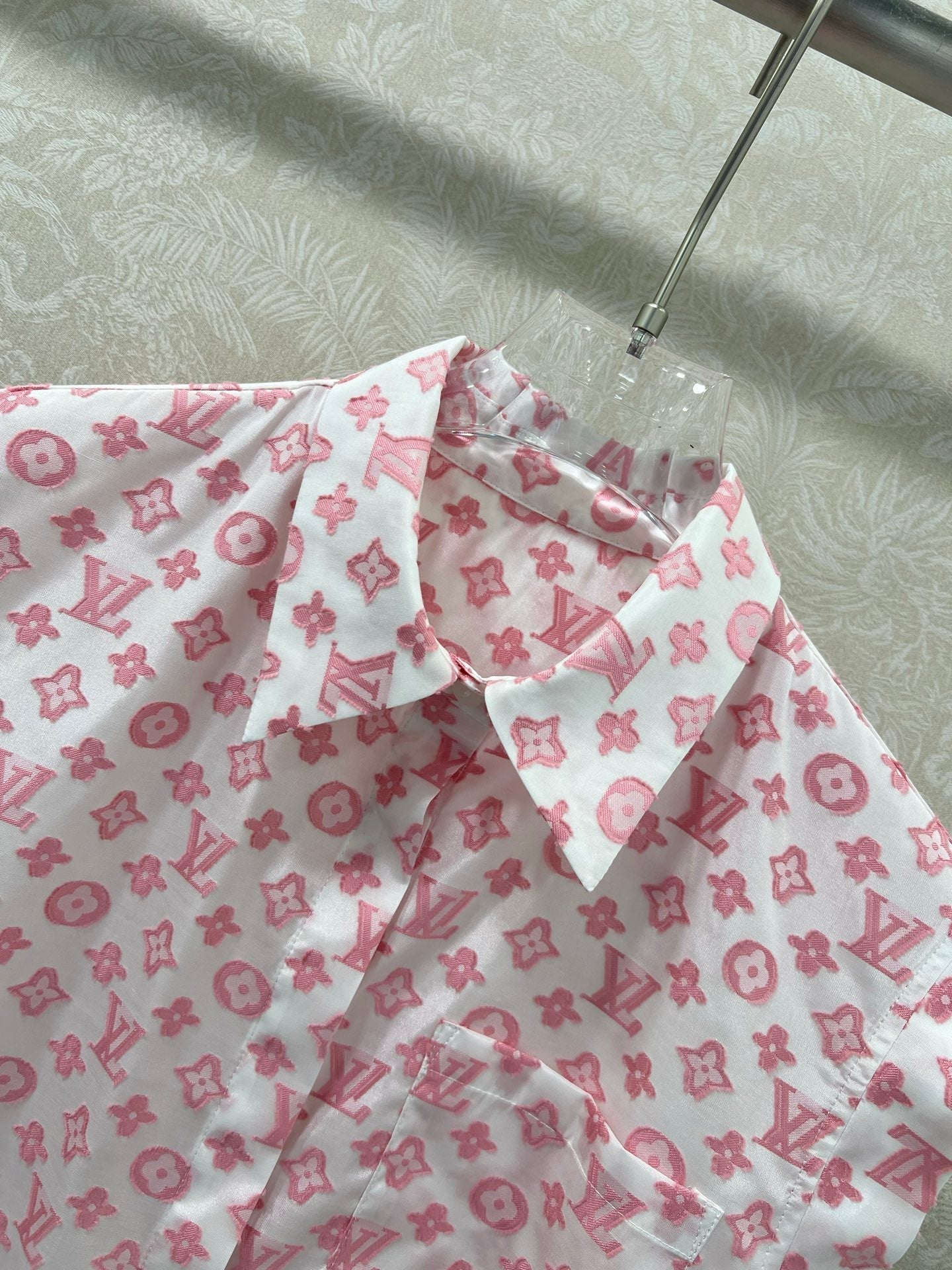 LOUIS VUITTON LV SLEEVELESS LOGO PRINT TOP 269947