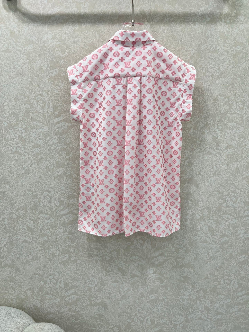 LOUIS VUITTON LV SLEEVELESS LOGO PRINT TOP 269947