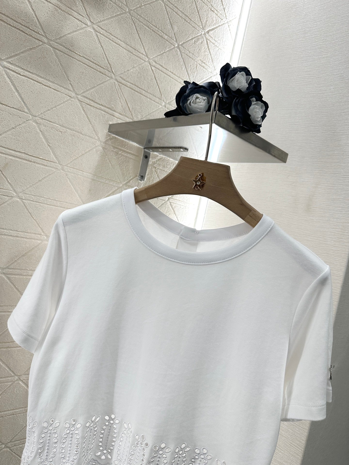 LOUIS VUITTON LV 25S EMBROIDERED CROP TEE IN COTTON 265558