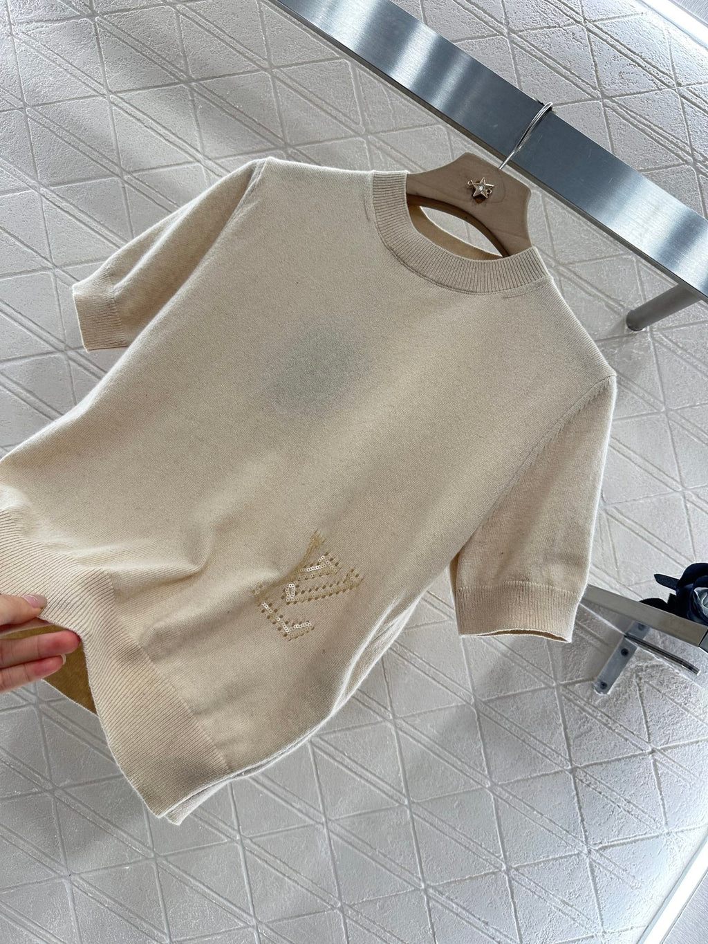 LOUIS VUITTON LV CREW NECK TOP WITH EMBROIDERED TEXT 272305