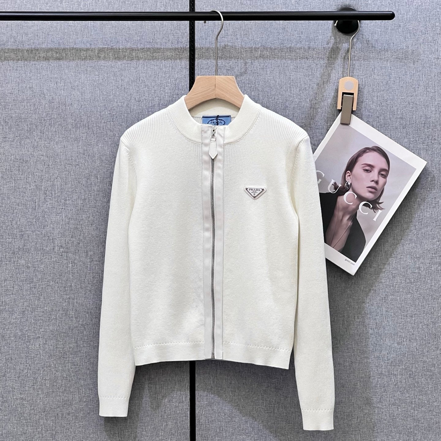 PRADA 25S CARDIGAN 549
