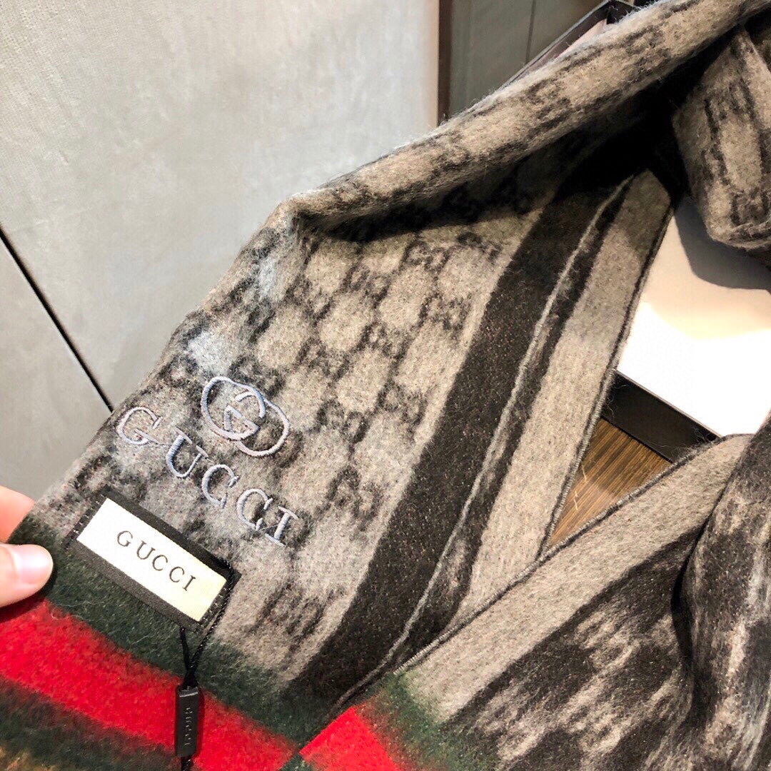 GUCCI SCARF 180 CM IN MONOGRAM MEDIUM BROWN CASHMERE 405327