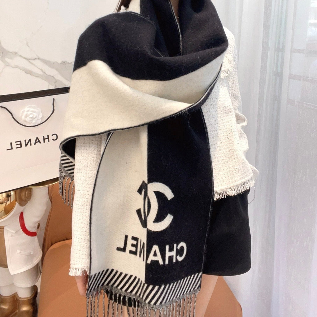 CHANEL SCARF 184 CM IN BLACK MIX WHITE MERINO WOOL 393120