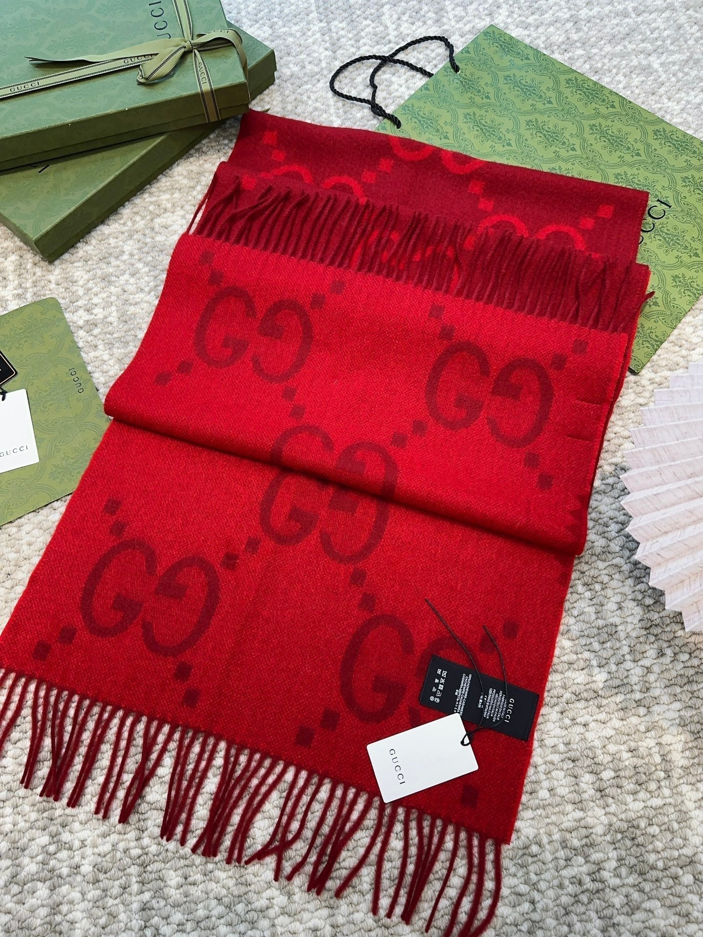 GUCCI SCARF 200 CM IN CHERRY RED CASHMERE 396378