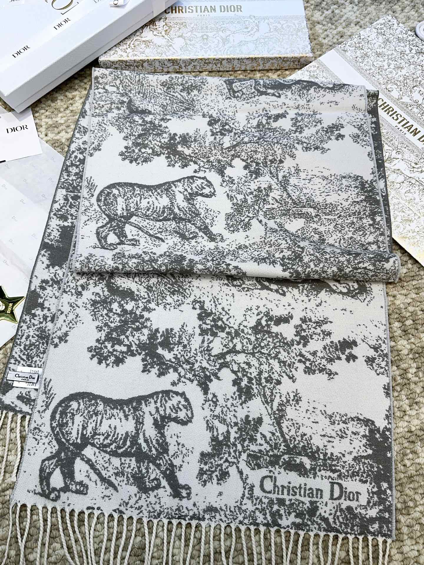 DIOR SCARF 220 CM IN WHITE MIX LIGHT GRAY MONOGRAM CASHMERE AND WOOL 413657
