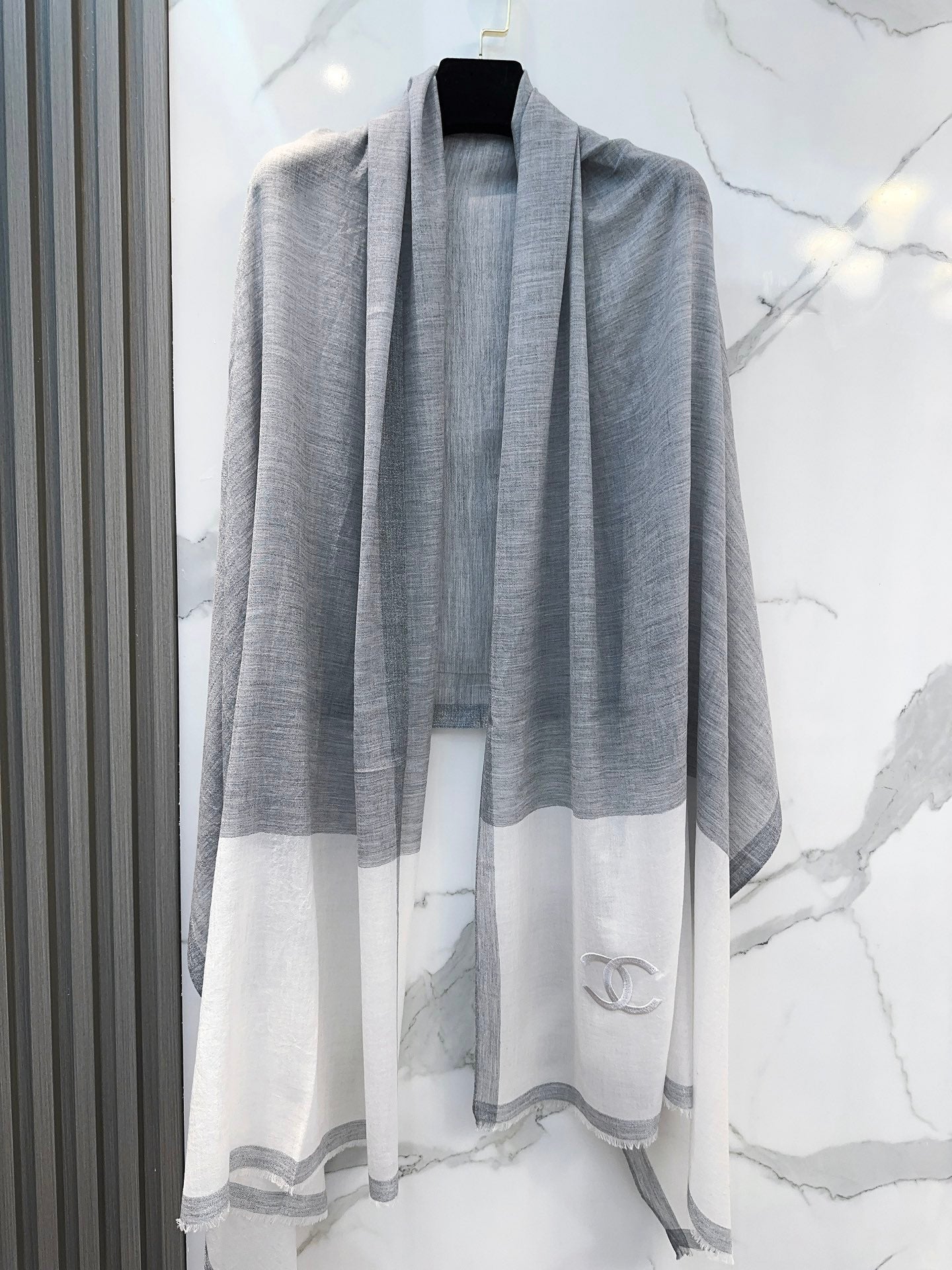 CHANEL SCARF 200 CM IN DOVE GRAY MIX WHITE CASHMERE 402260
