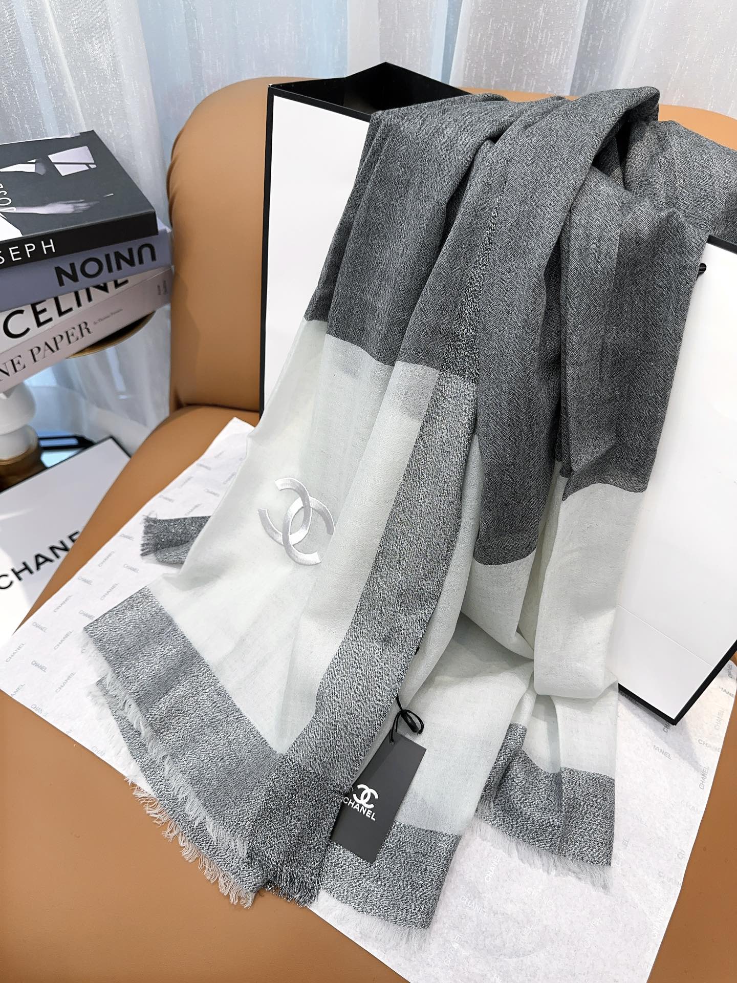 CHANEL SCARF 200 CM IN MOUSE GRAY MIX WHITE CASHMERE 402261