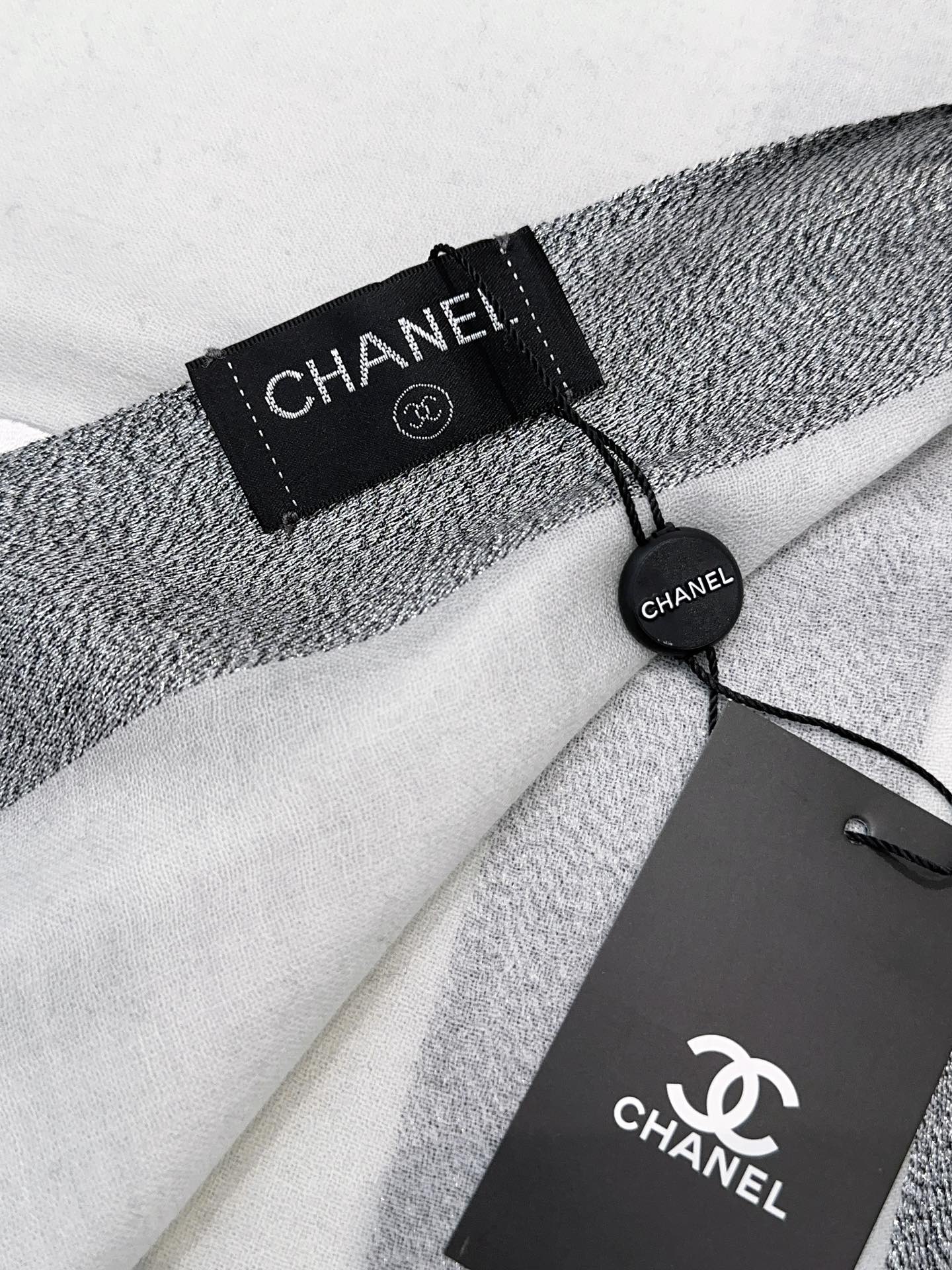 CHANEL SCARF 200 CM IN MOUSE GRAY MIX WHITE CASHMERE 402261