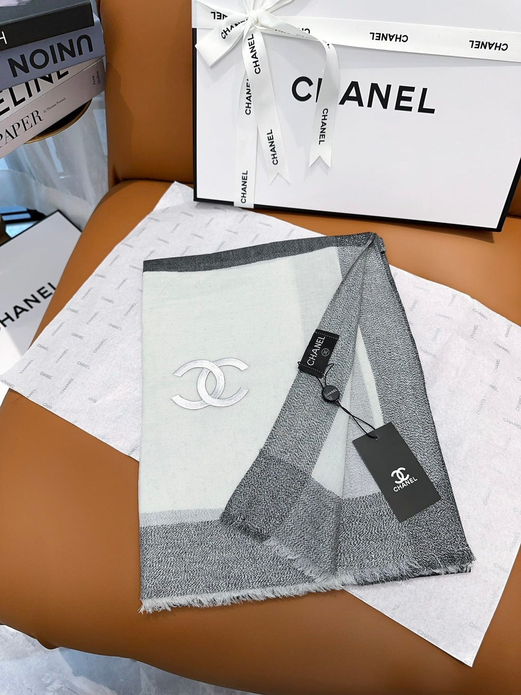 CHANEL SCARF 200 CM IN MOUSE GRAY MIX WHITE CASHMERE 402261