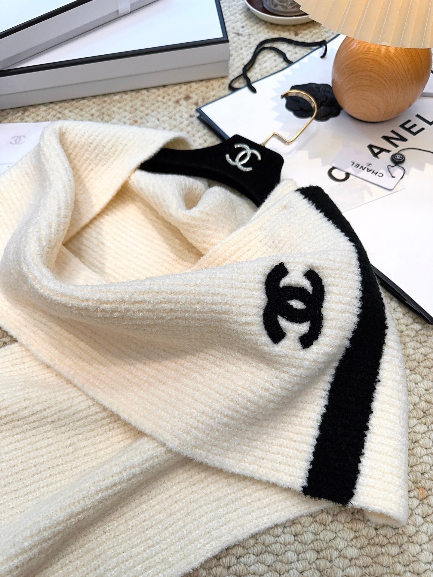 CHANEL 25S SCARF 175 CM IN WOOL CASHMERE 943160