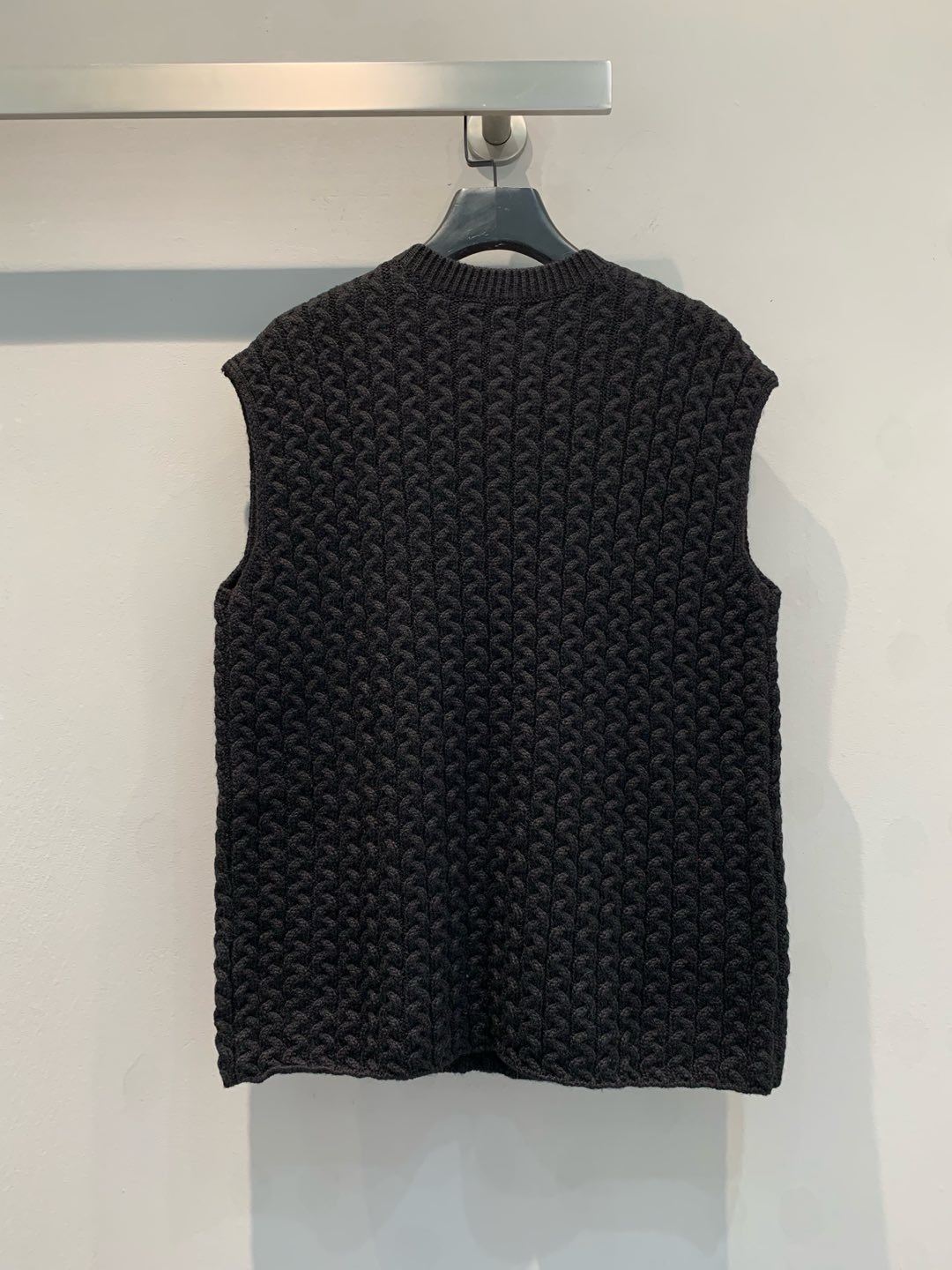 LOEWE KNIT VEST STYLE 227