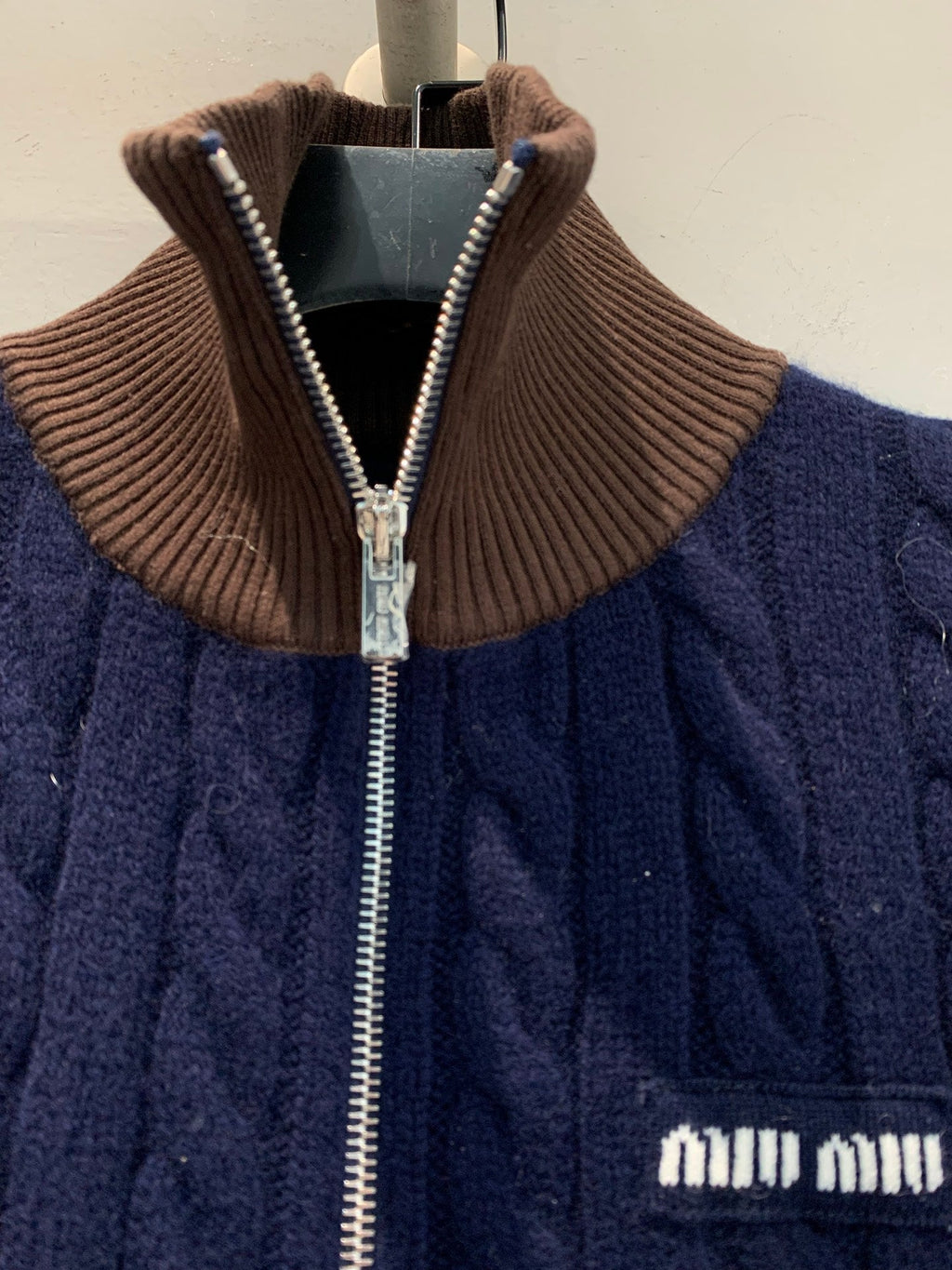 MIUMIU CARDIGAN STYLE 522