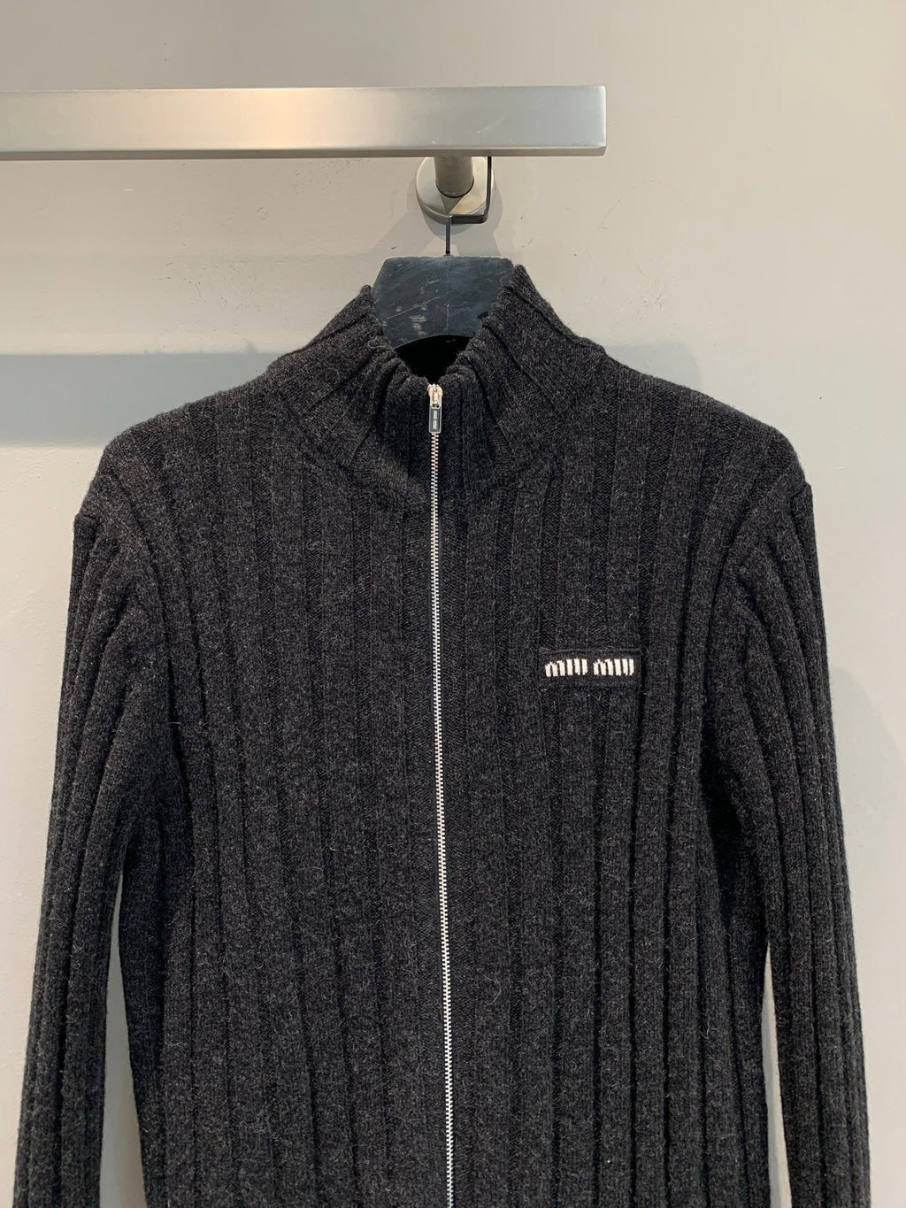 MIUMIU CARDIGAN STYLE 753