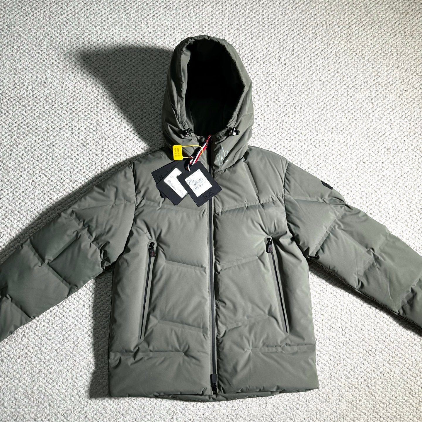 MONCLER 25S DOWN JACKET 425