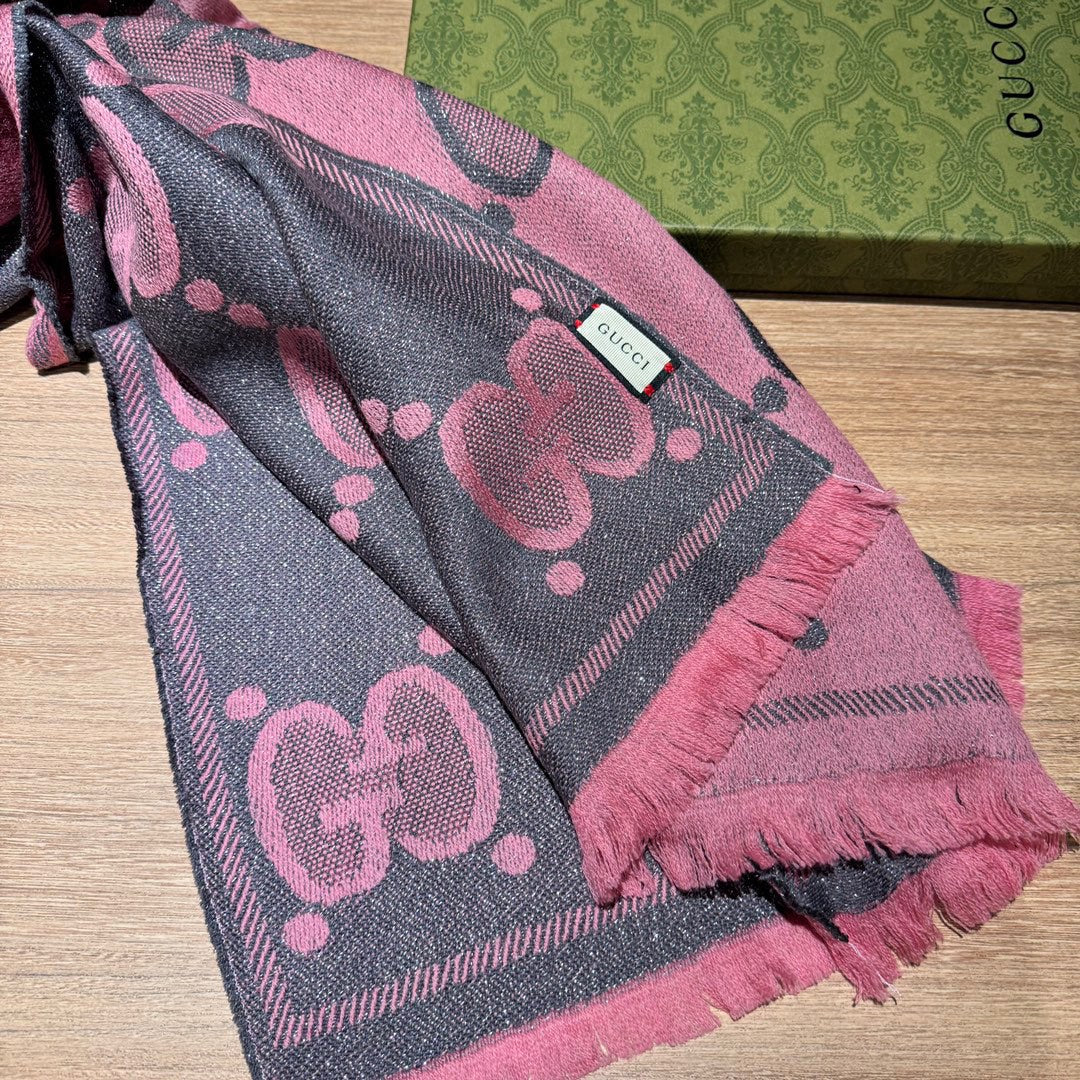 GUCCI SCARF 195 CM IN DARK PINK  WOOL LAMÉ JACQUARD 403976
