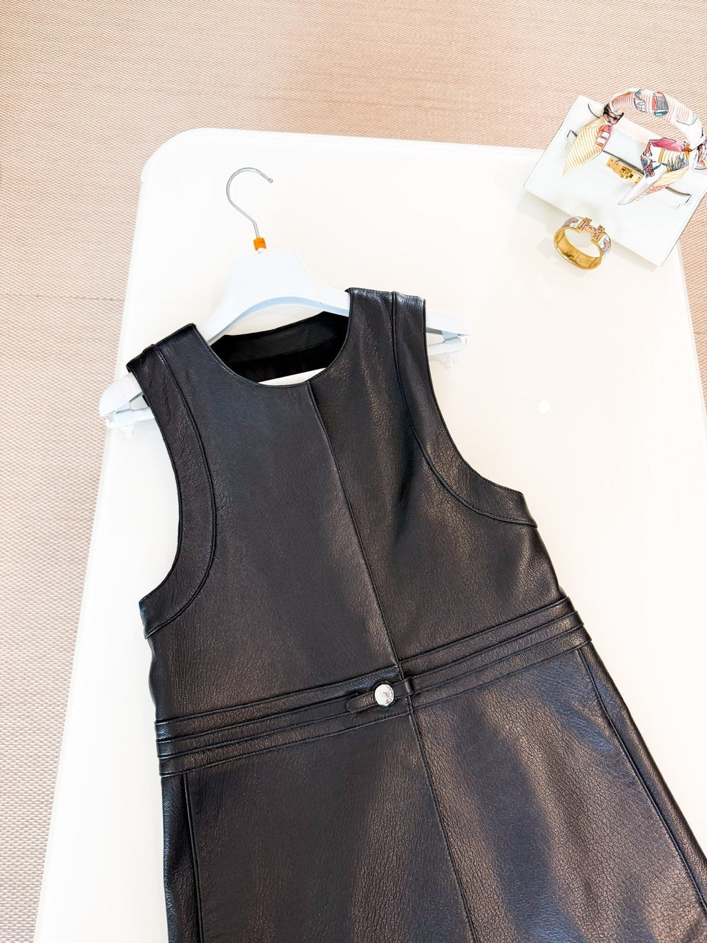 HERMES HERMES 25S LEATHER-BUCKLE WAIST VEST DRESS 120