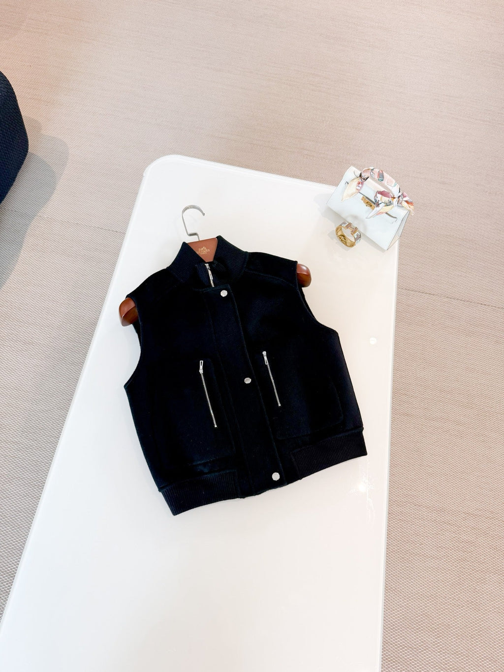 HERMES HERMES 25S SLEEVELESS JACKET 121