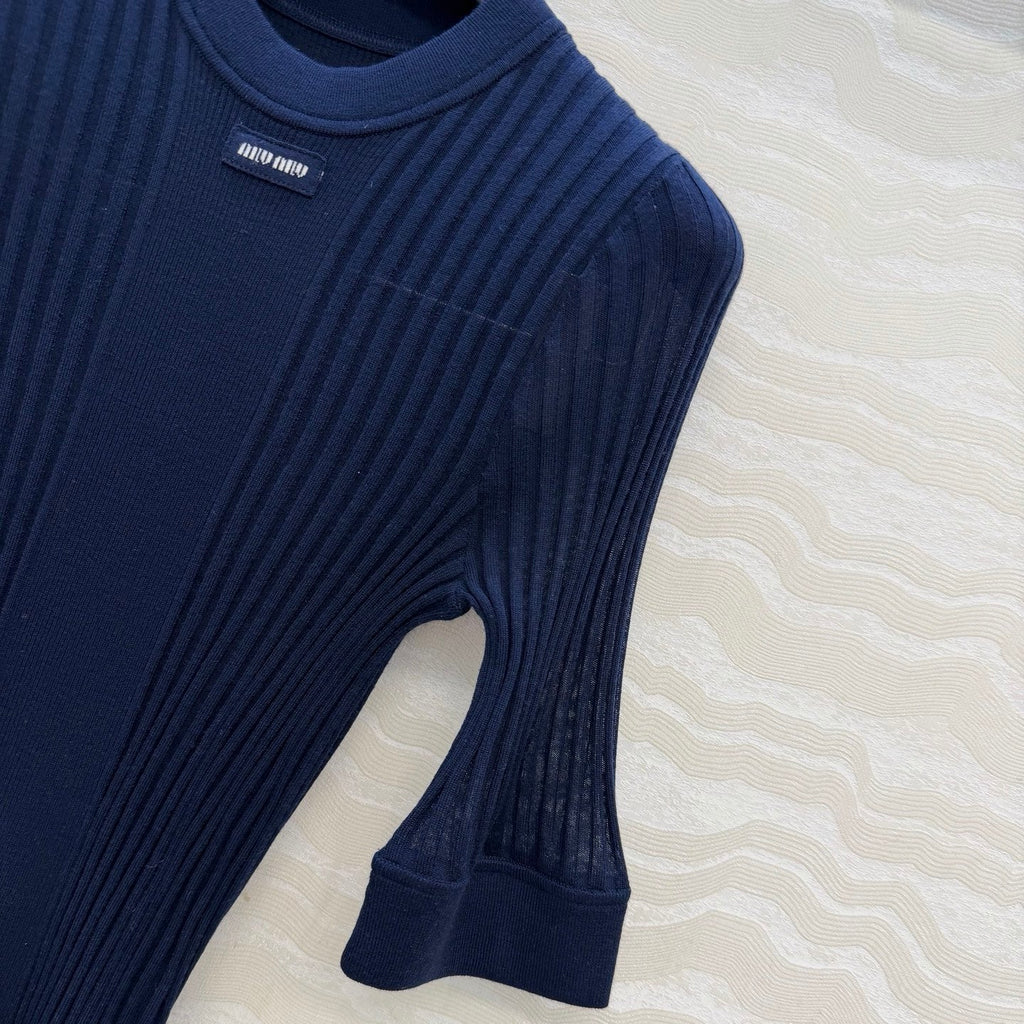 MIUMIU SHORT-SLEEVE SWEATER STYLE 839