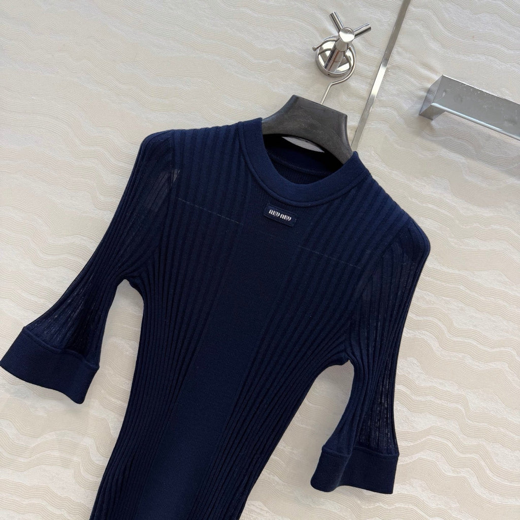 MIUMIU SHORT-SLEEVE SWEATER STYLE 839