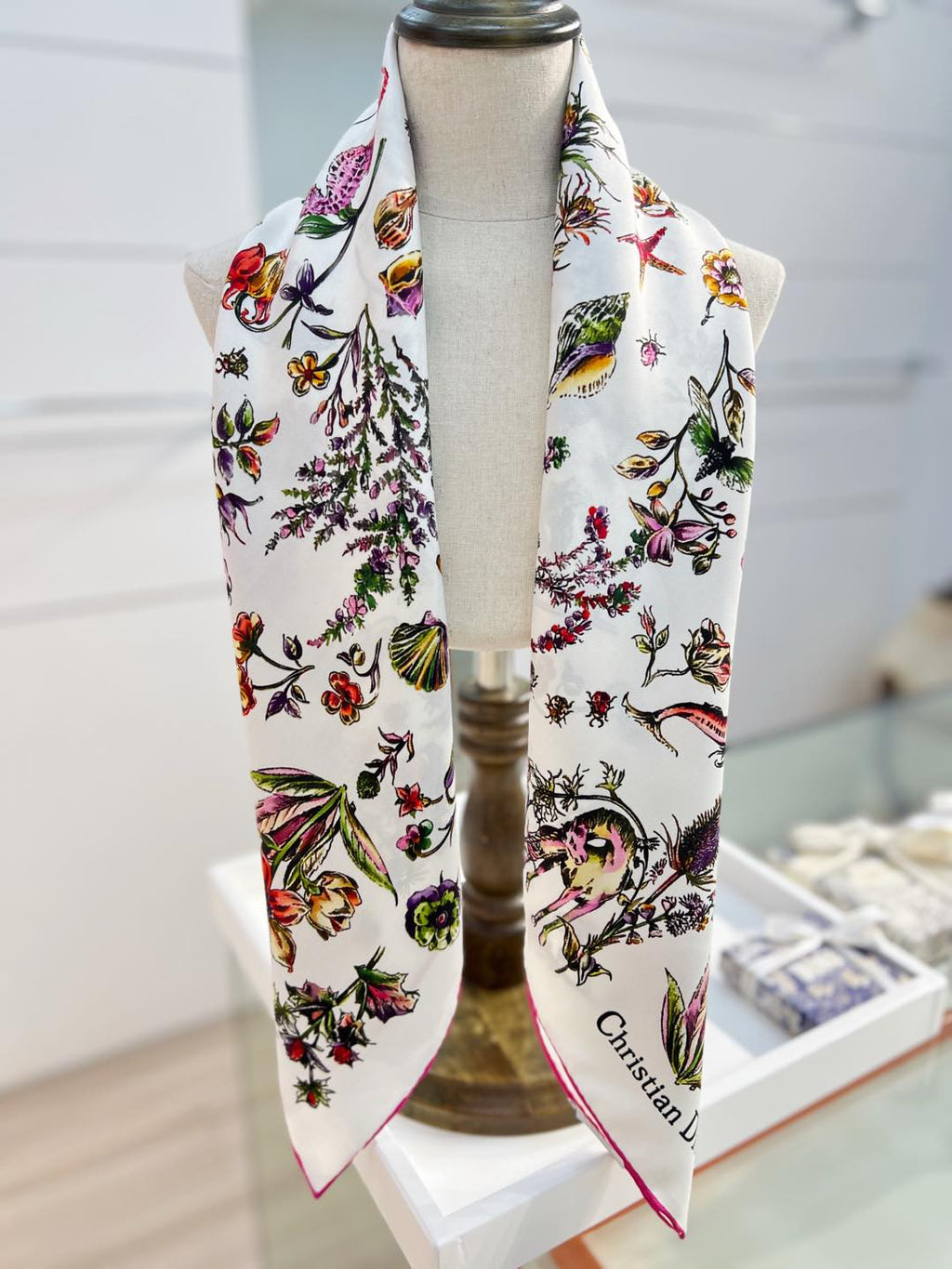DIOR REVERSIBLE PRINTED SQUARE SCARF 90 CM IN WHITE SILK 7735868