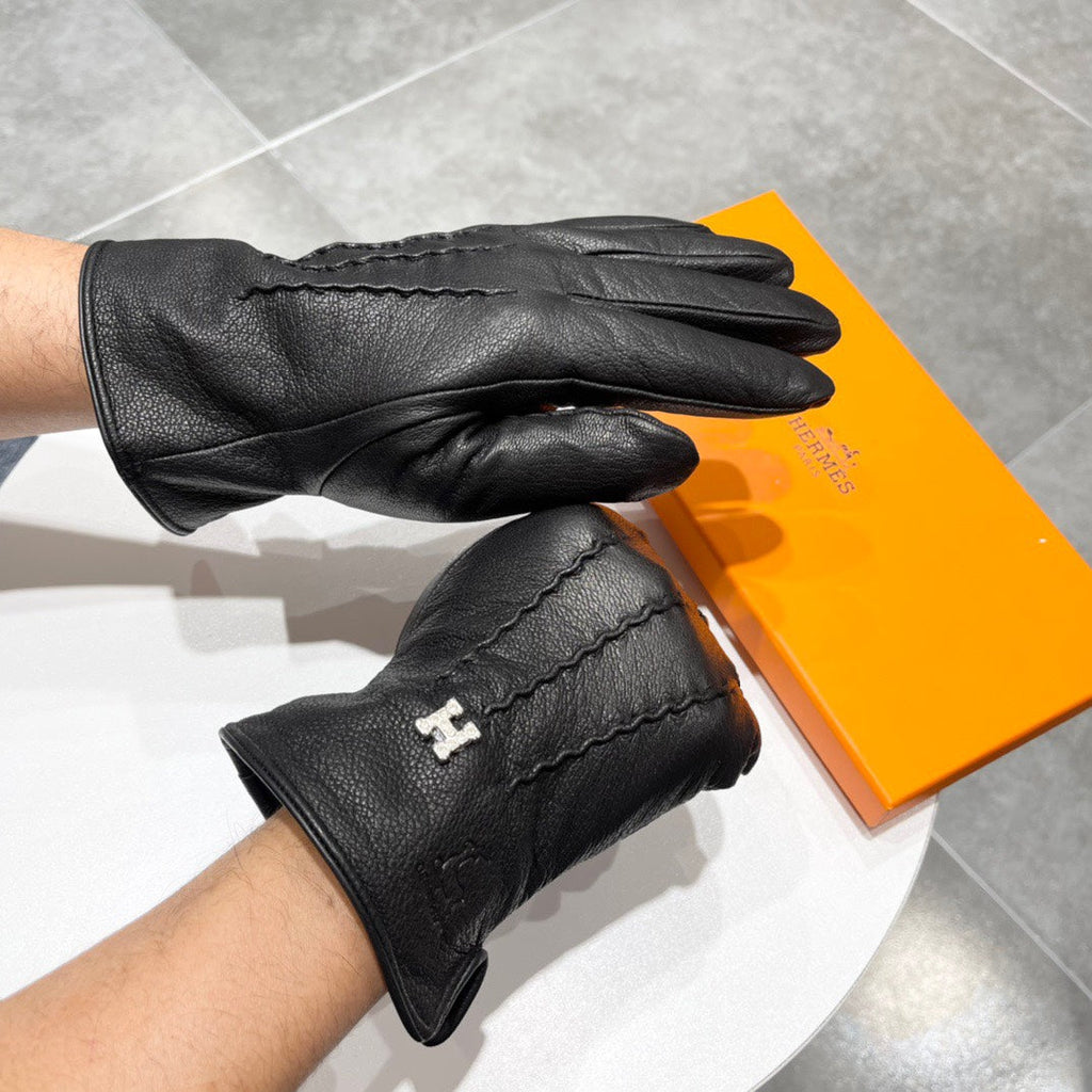 HERMES GLOVES IN BLACK DEERSKIN AND FLEECE LINING 228487