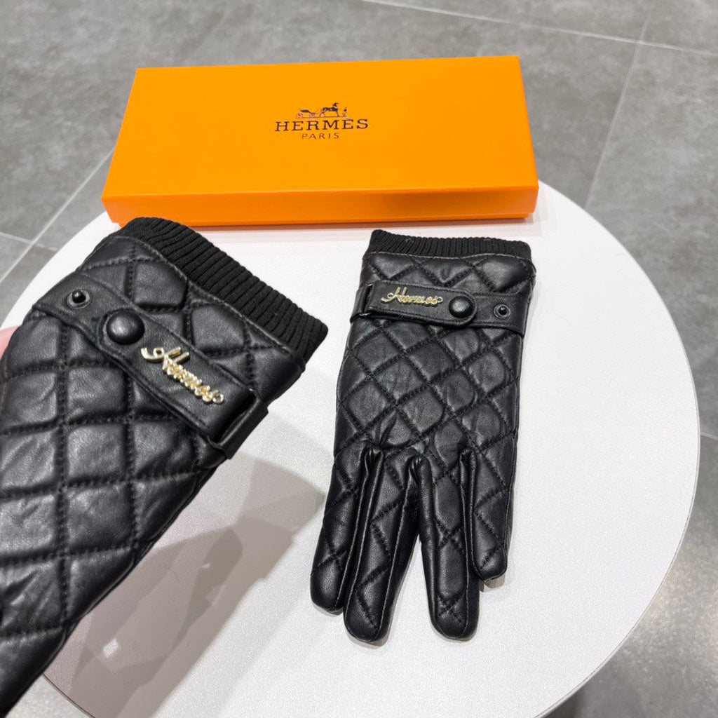HERMES GLOVES IN BLACK LAMBSKIN AND WOOL LINING 109612
