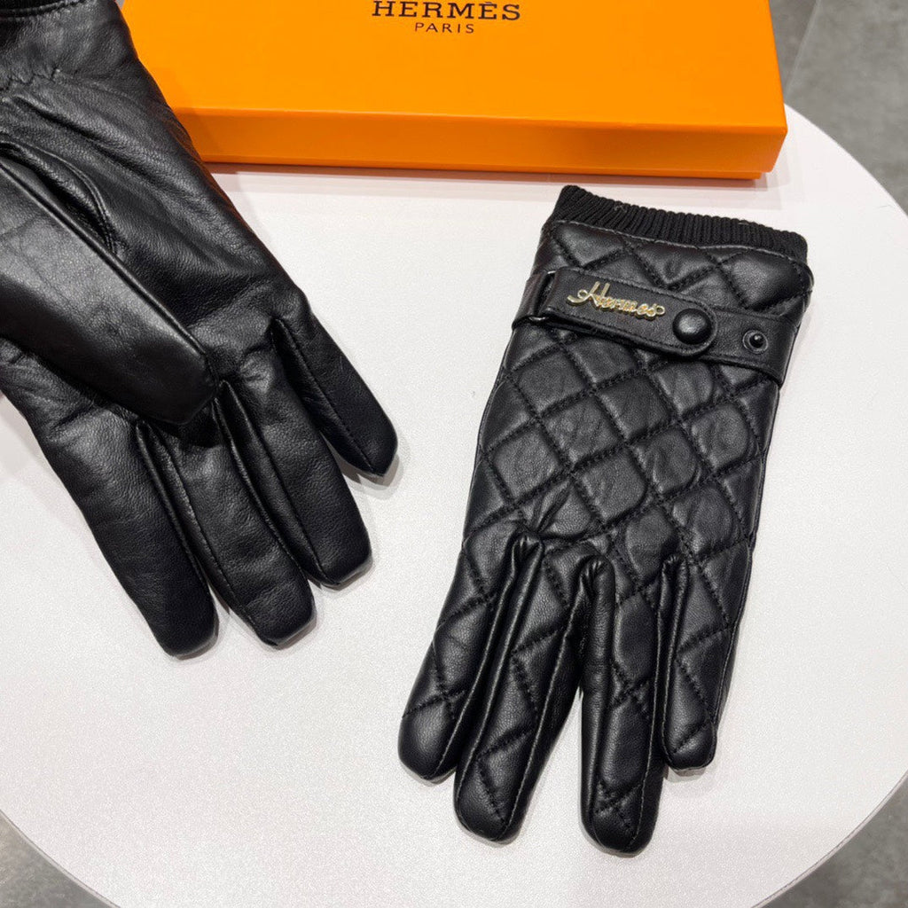 HERMES GLOVES IN BLACK LAMBSKIN AND WOOL LINING 109612