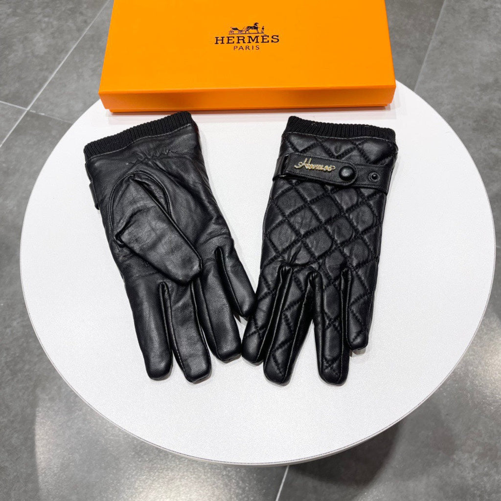 HERMES GLOVES IN BLACK LAMBSKIN AND WOOL LINING 109612