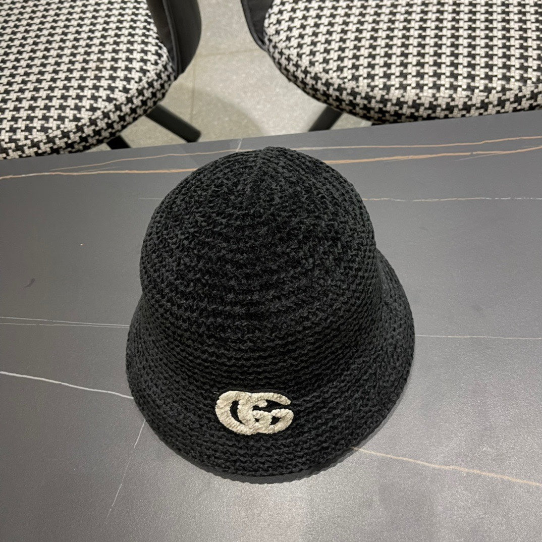 GUCCI BUCKET HAT IN BLACK WOOL 389114