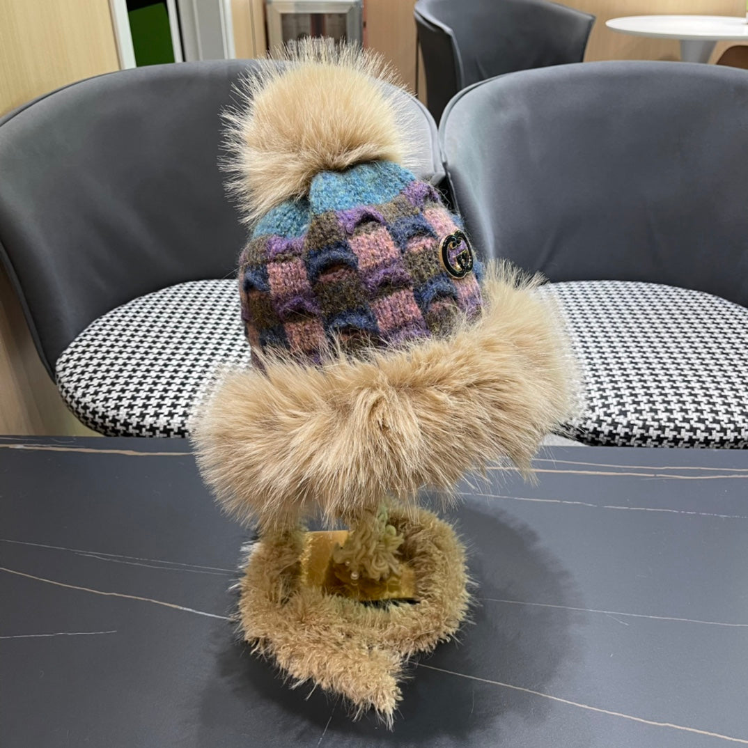 GUCCI BEANIE HAT IN COLORFUL WOOL AND RABBIT FUR 392115