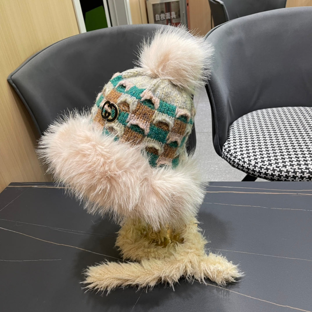GUCCI BEANIE HAT IN COLORFUL WOOL AND RABBIT FUR 392116