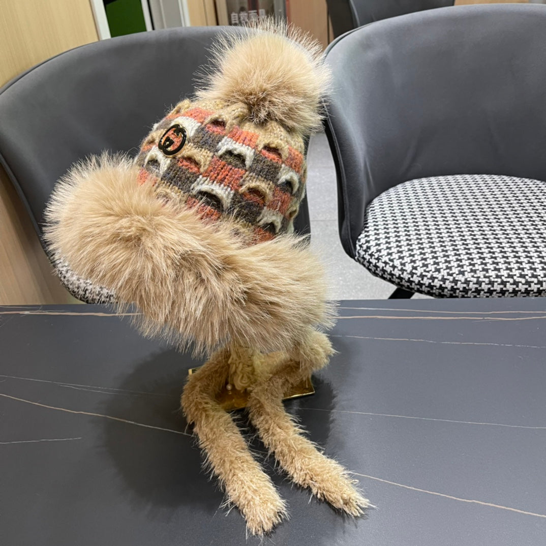 GUCCI BEANIE HAT IN COLORFUL WOOL AND RABBIT FUR 392117