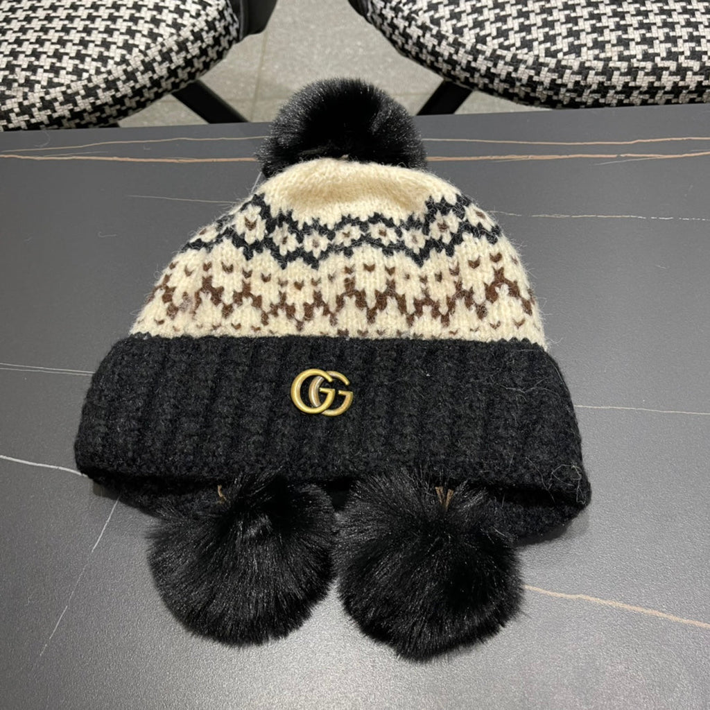 GUCCI BEANIE HAT IN COLORFUL WOOL 394006