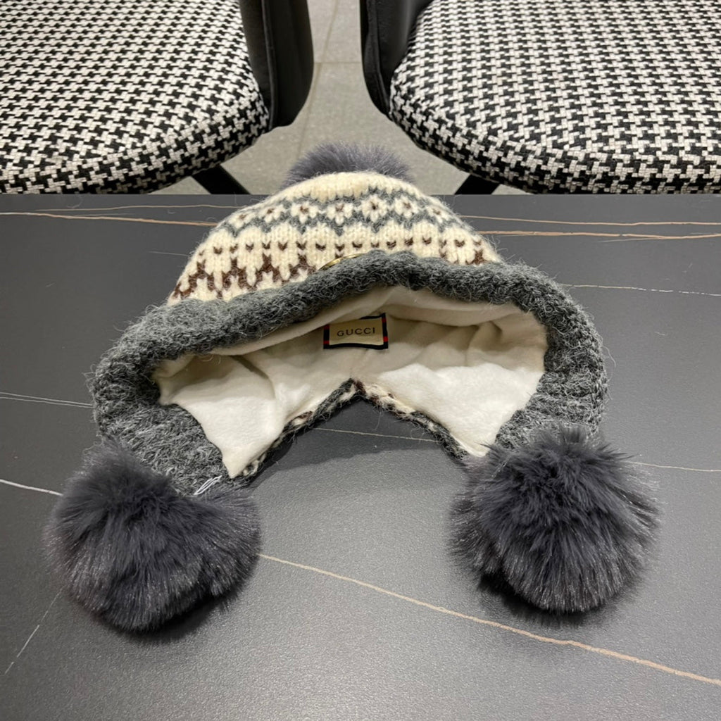 GUCCI BEANIE HAT IN COLORFUL WOOL 394008