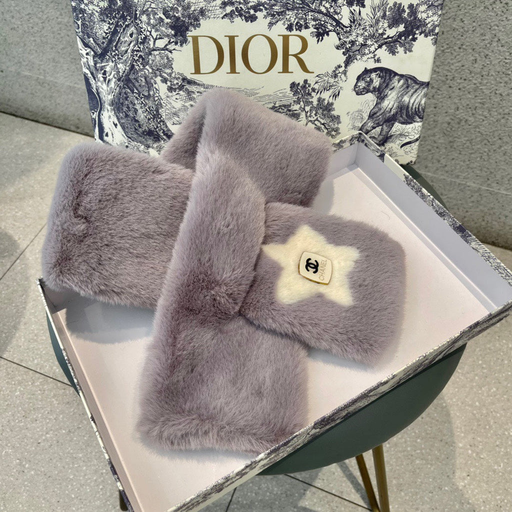 CHANEL SCARF IN HEATHER PURPLE RABBIT FUR 397449